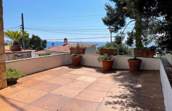 APARTMENT WITH SEA VIEWS AND TERRACE PLATJA D&#8217;ARO